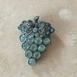 VINTAGE BROOCH